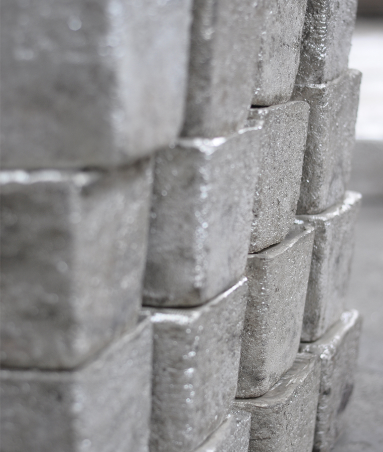 silver-banner-image
